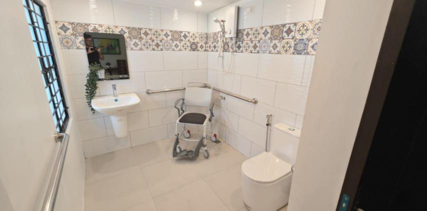 Senior Friendly Bathroom At Oasis Aged Care